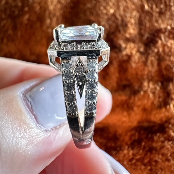 Vintage Art Deco Cocktail Ring- Size 7 - Picture 3 of 4